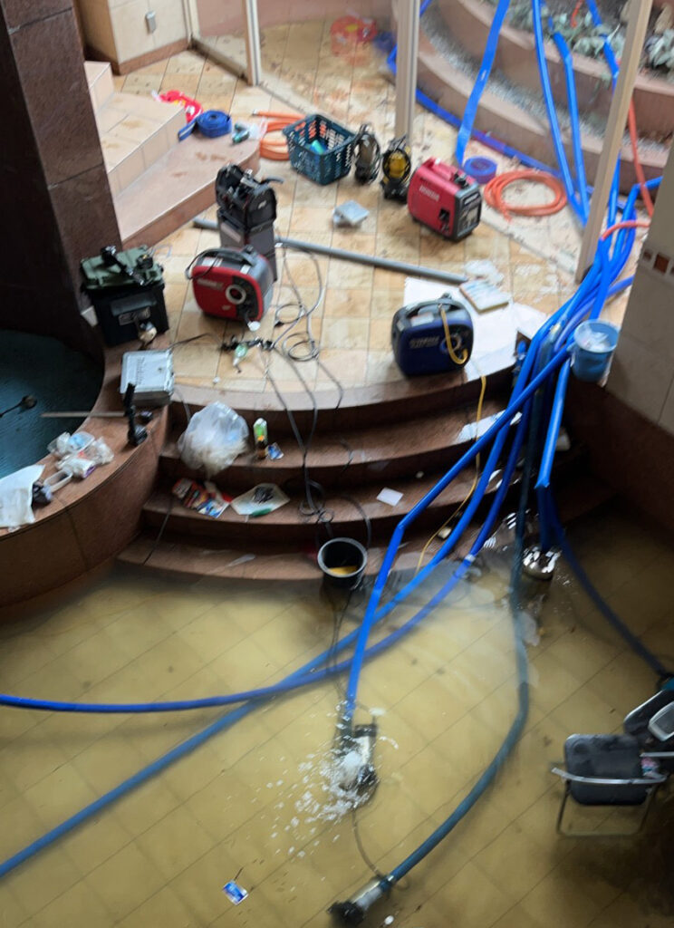 排水ポンプ作業